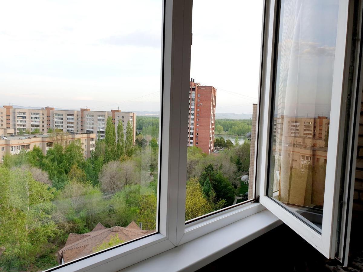 Apartment На Стрелке С Красивым Видом На Иртыш Öskemen Bagian luar foto